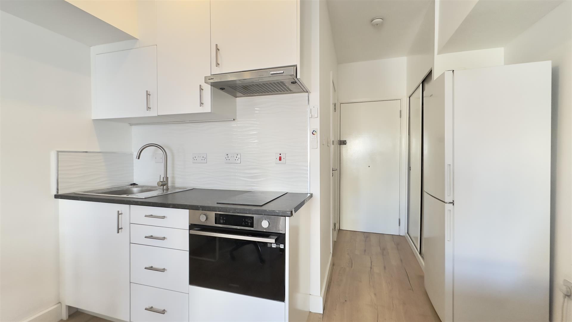  Image of Apartment - 1 Bathrooms for Sale in Ocean Heights-Gibraltar, Image 8